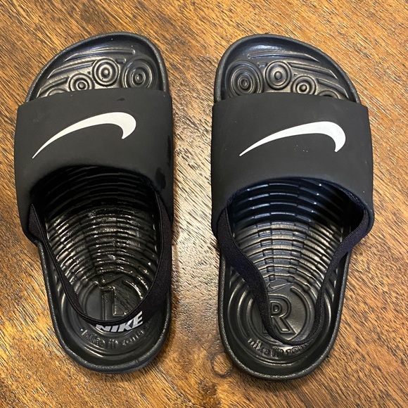 Nike Black Kids Sandals - Picture 1 of 6